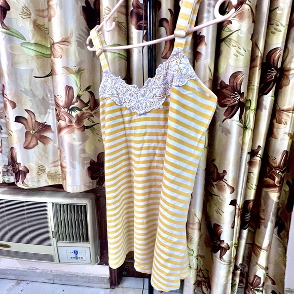 BRAND NEW!Summer Spl AMYDUS Lace embellished Top in XXL ;beautiful Yellow&White - Picture 4 of 11